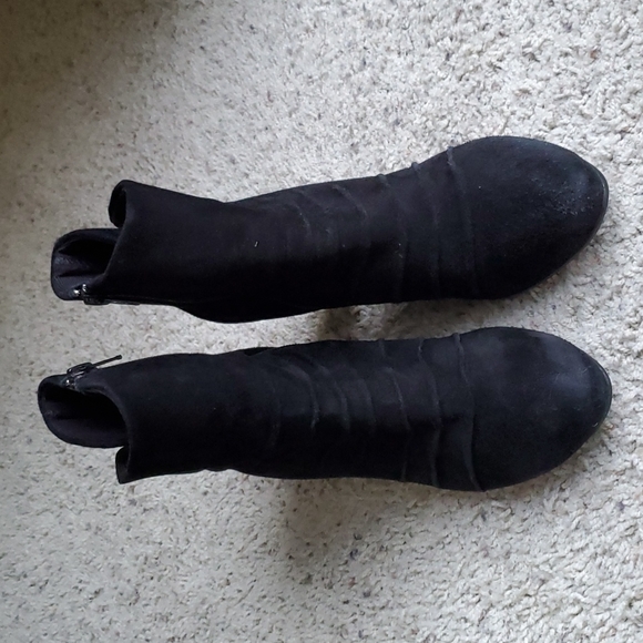 CHIC Ditto by VanEli Jenda Black Suede Heeled Ankle Boot Bootie Shoe - Picture 5 of 9